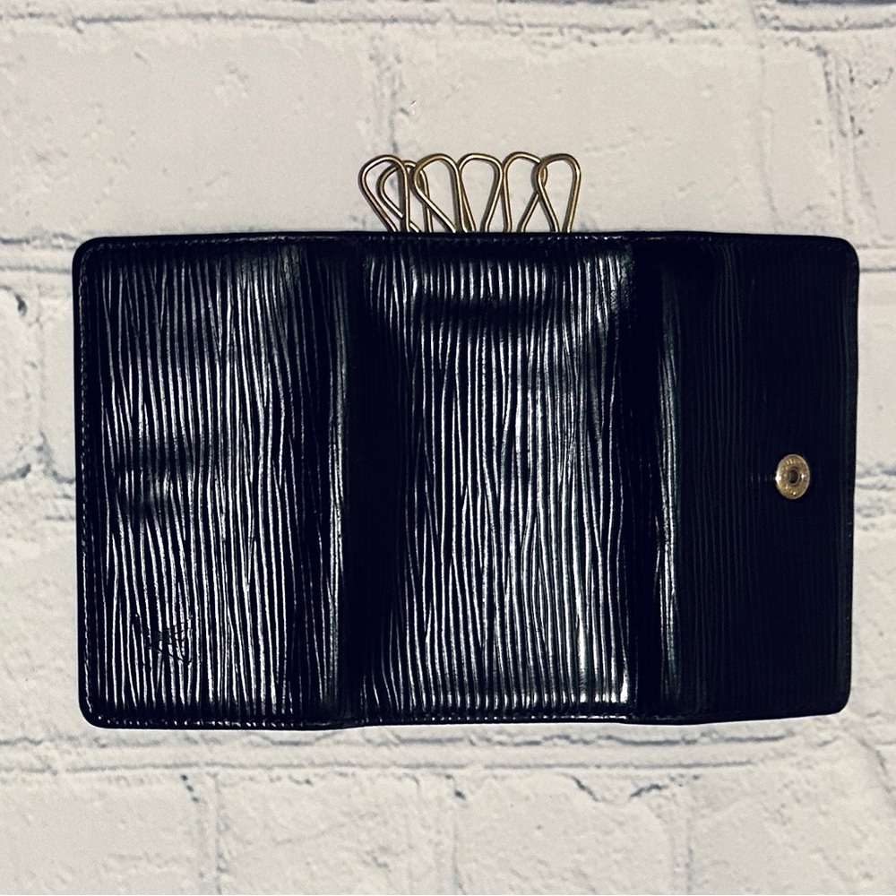 EUC Louis Vuitton Black Epi Key Holder - Picture 3 of 15